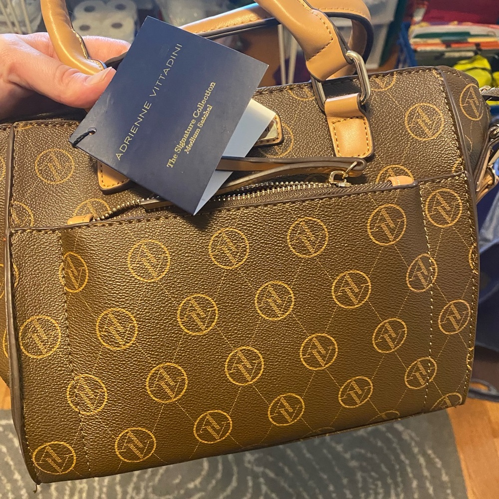 Adrienne Vittadini brown leather purse